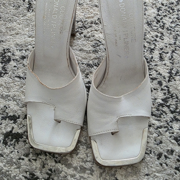 Donald Pliner Couture White Silver Leather Heel Sandal Open Toe 7 Rare Italy - Picture 2 of 8
